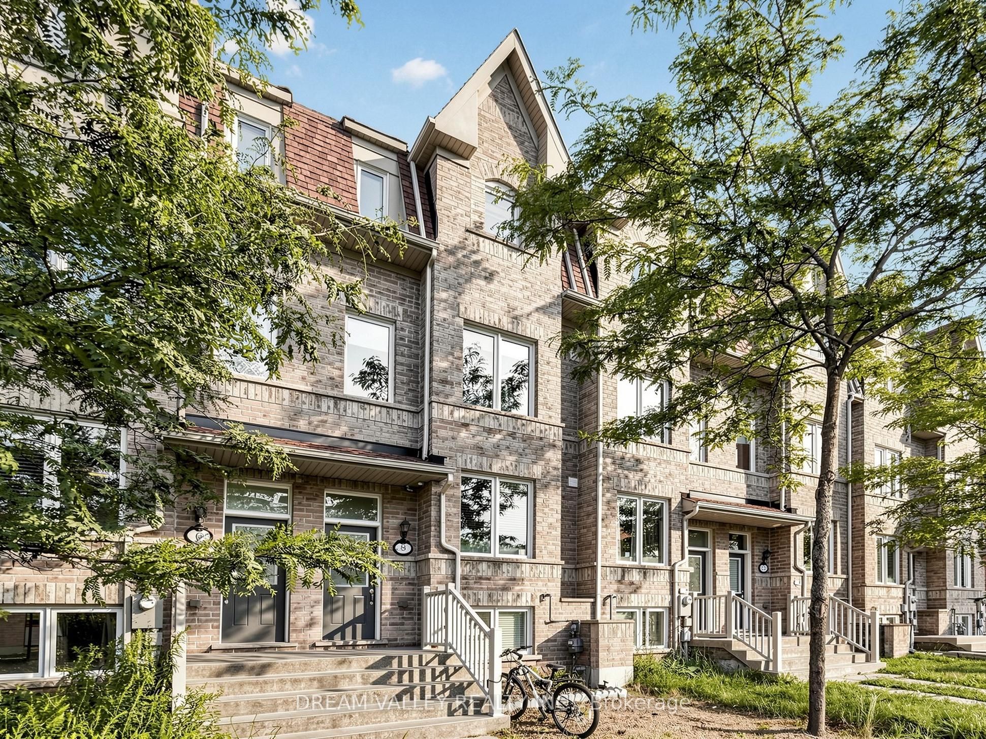8 Zezel Way, Toronto, ON M1P 0C3