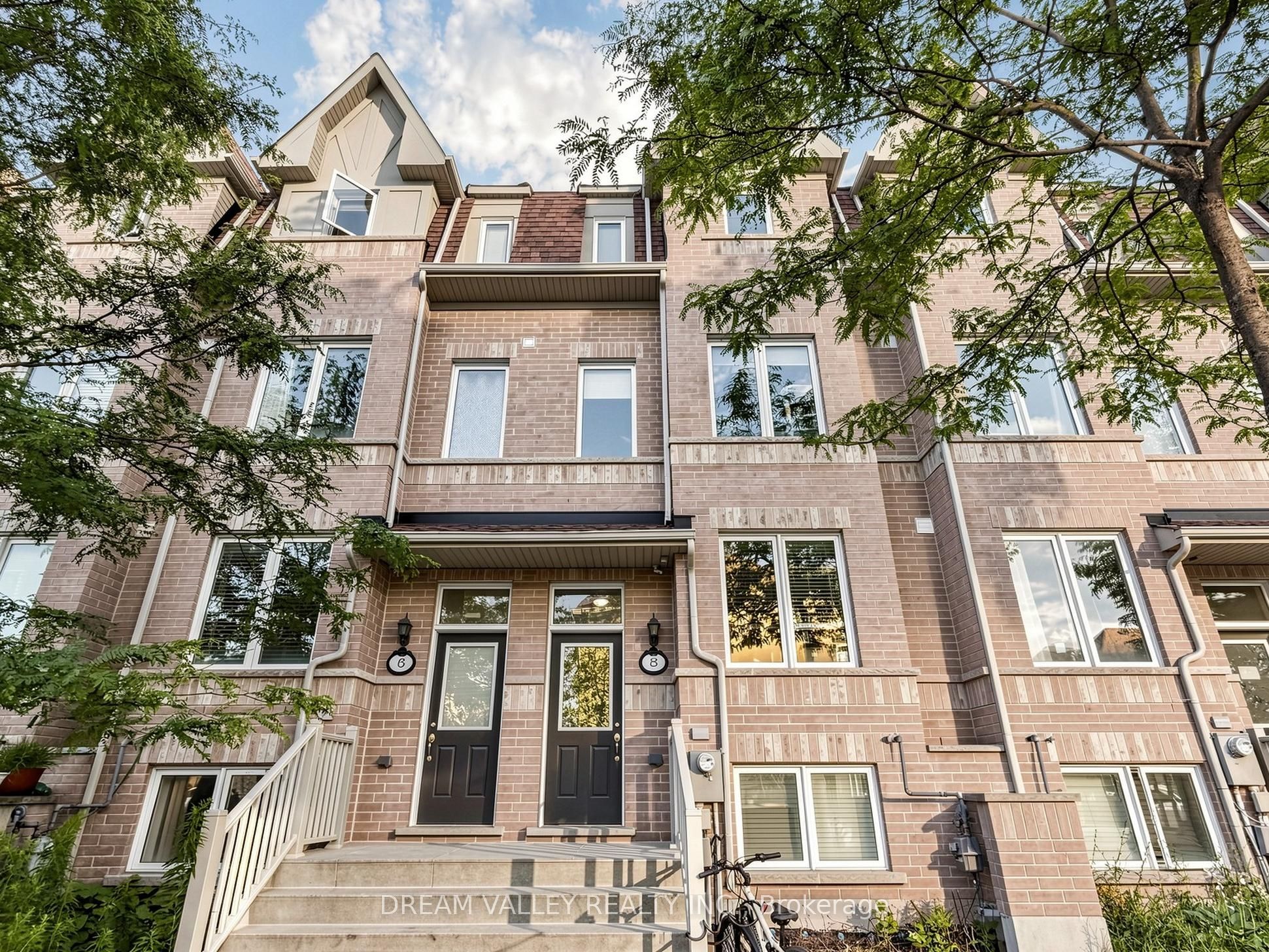 8 Zezel Way, Toronto, ON M1P 0C3 photo 2
