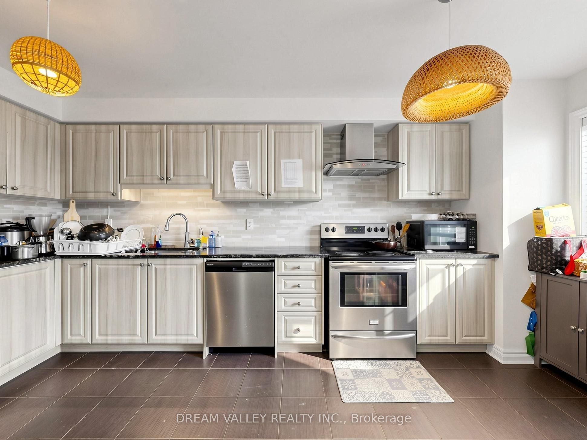 8 Zezel Way, Toronto, ON M1P 0C3 photo 4