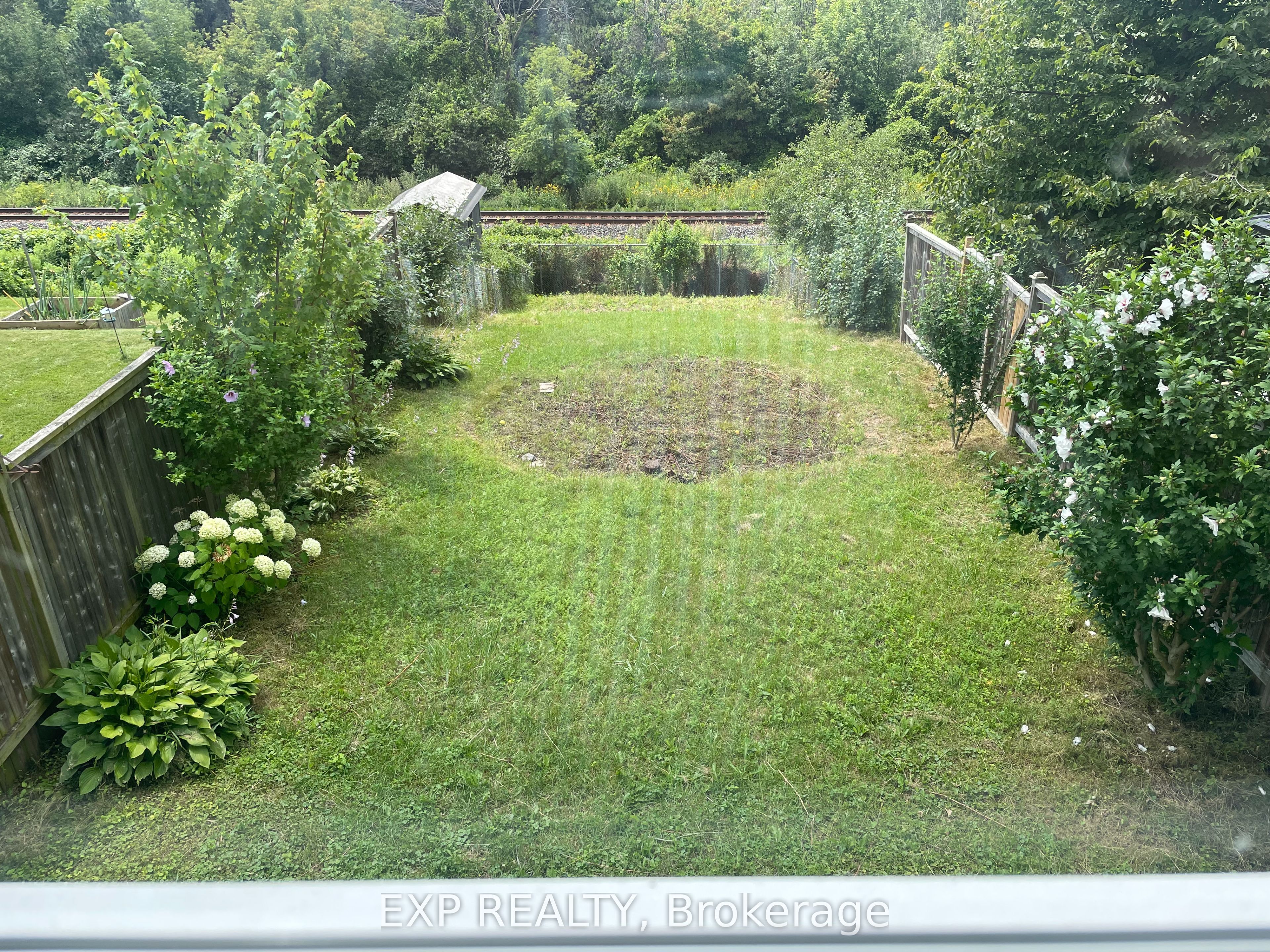 1036 Southport Drive, Oshawa, ON L1H 8A3