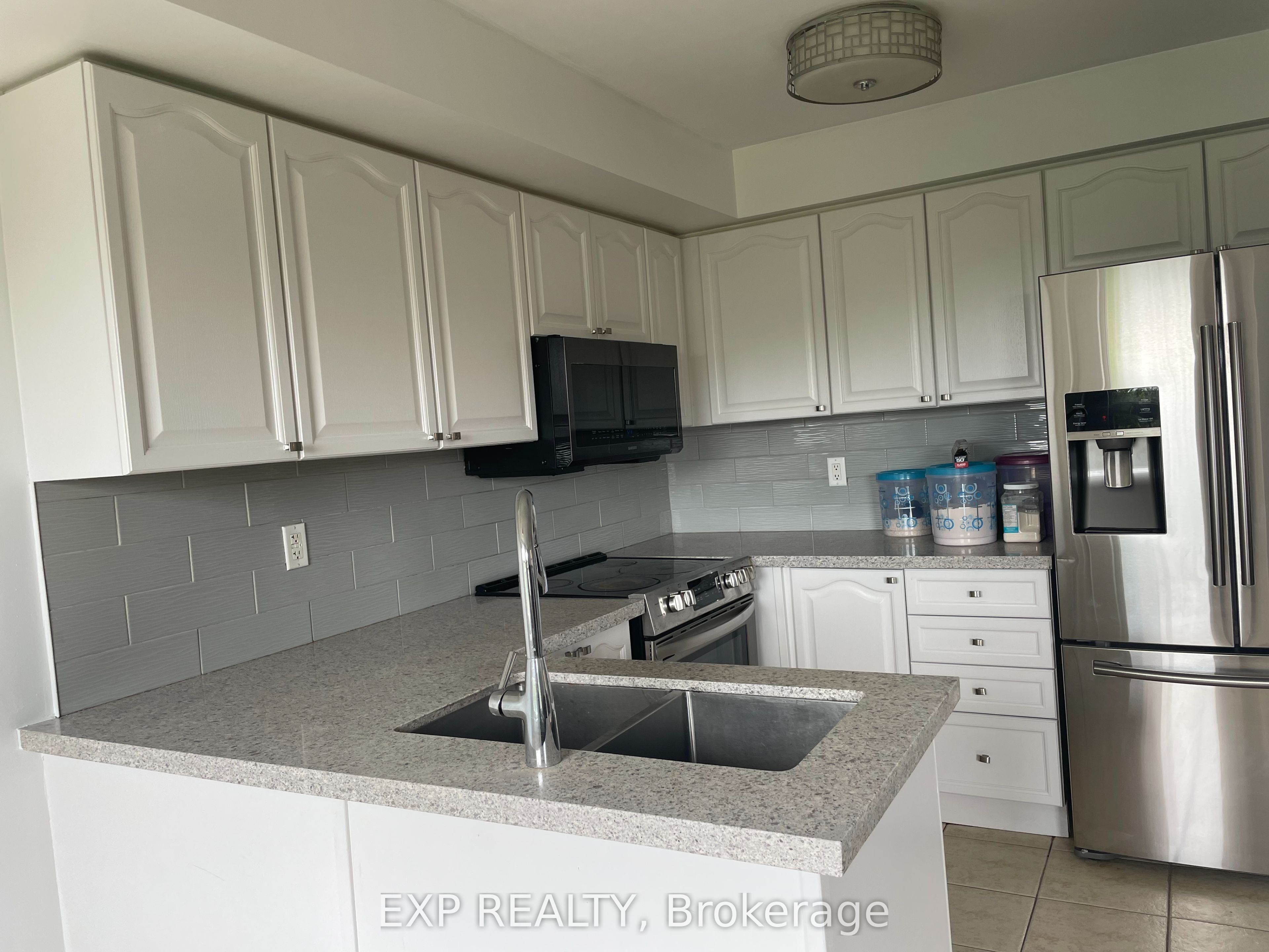 1036 Southport Drive, Oshawa, ON L1H 8A3 photo 4
