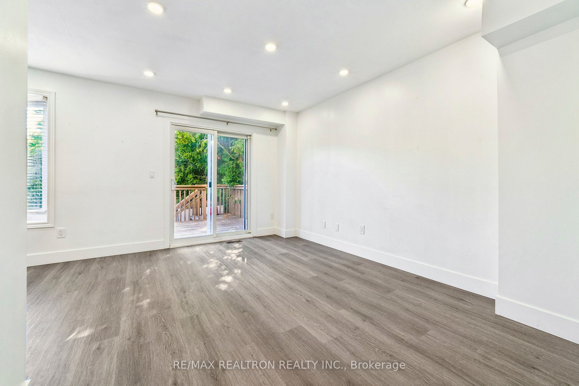 409 Cobblehill Drive, Oshawa, ON L1K 1Y6 photo 5