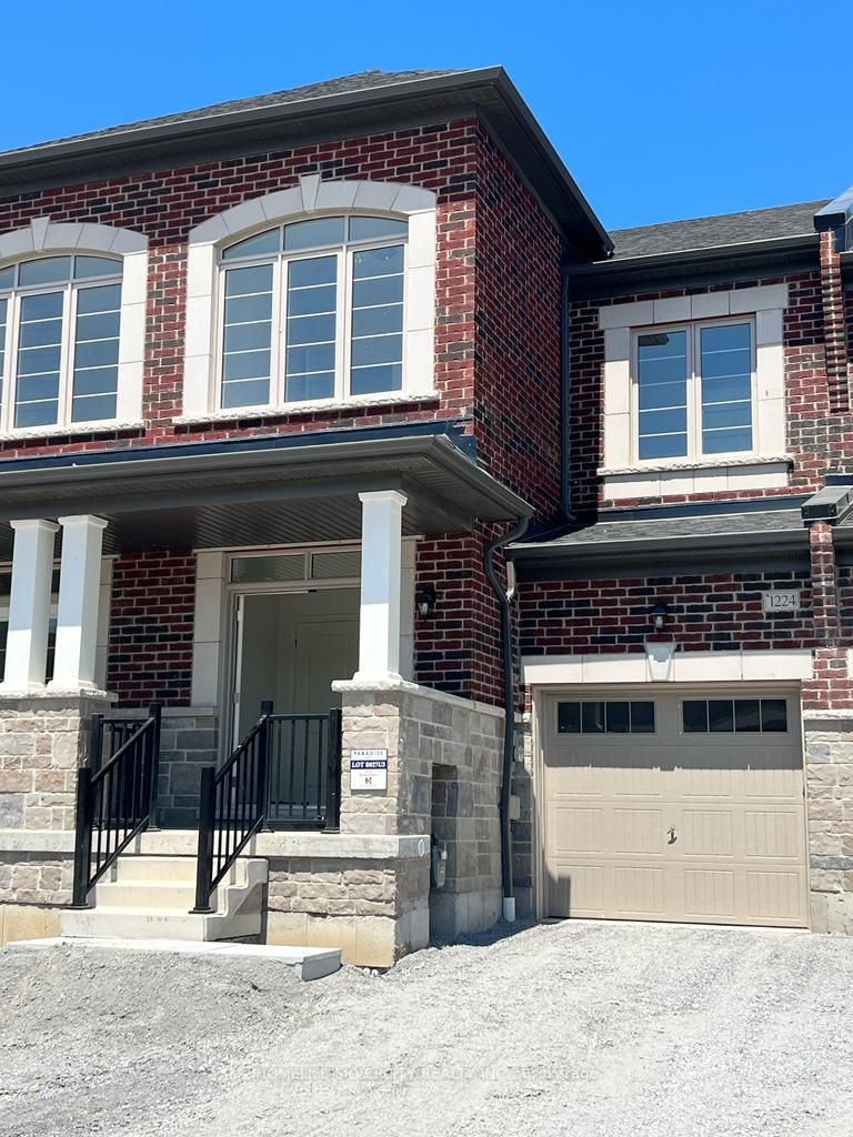 1224 Rexton Drive, Oshawa, ON L1L 0T3