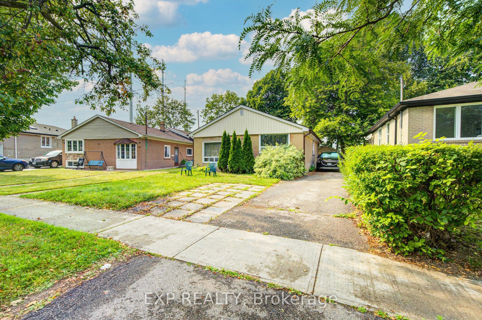 176 Sedgemount Drive, Toronto, ON M1H 1Y2 photo 2