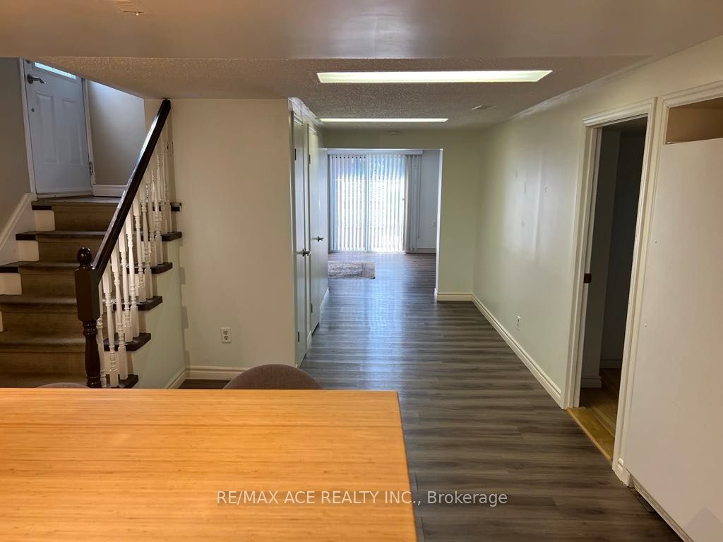 16 Marta Avenue Bsmt, Toronto, ON M1K 1V7 photo 2