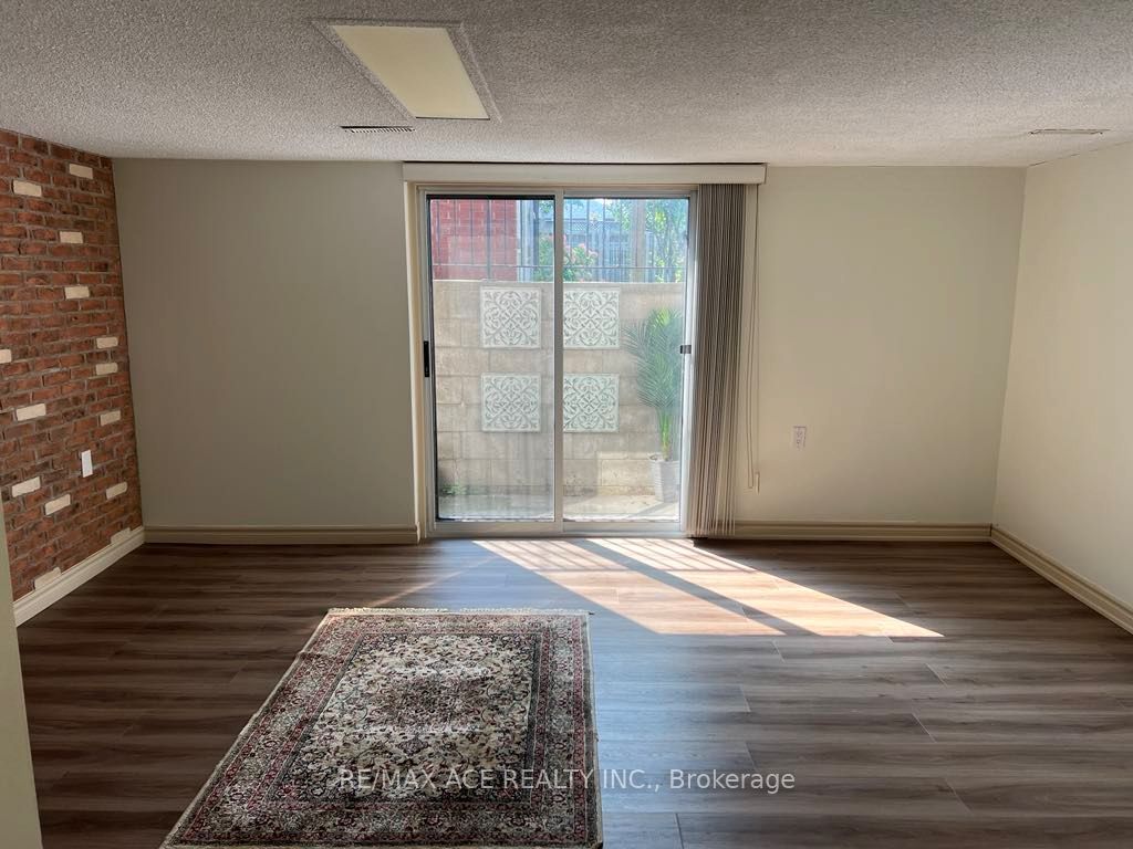 16 Marta Avenue Bsmt, Toronto, ON M1K 1V7 photo 3