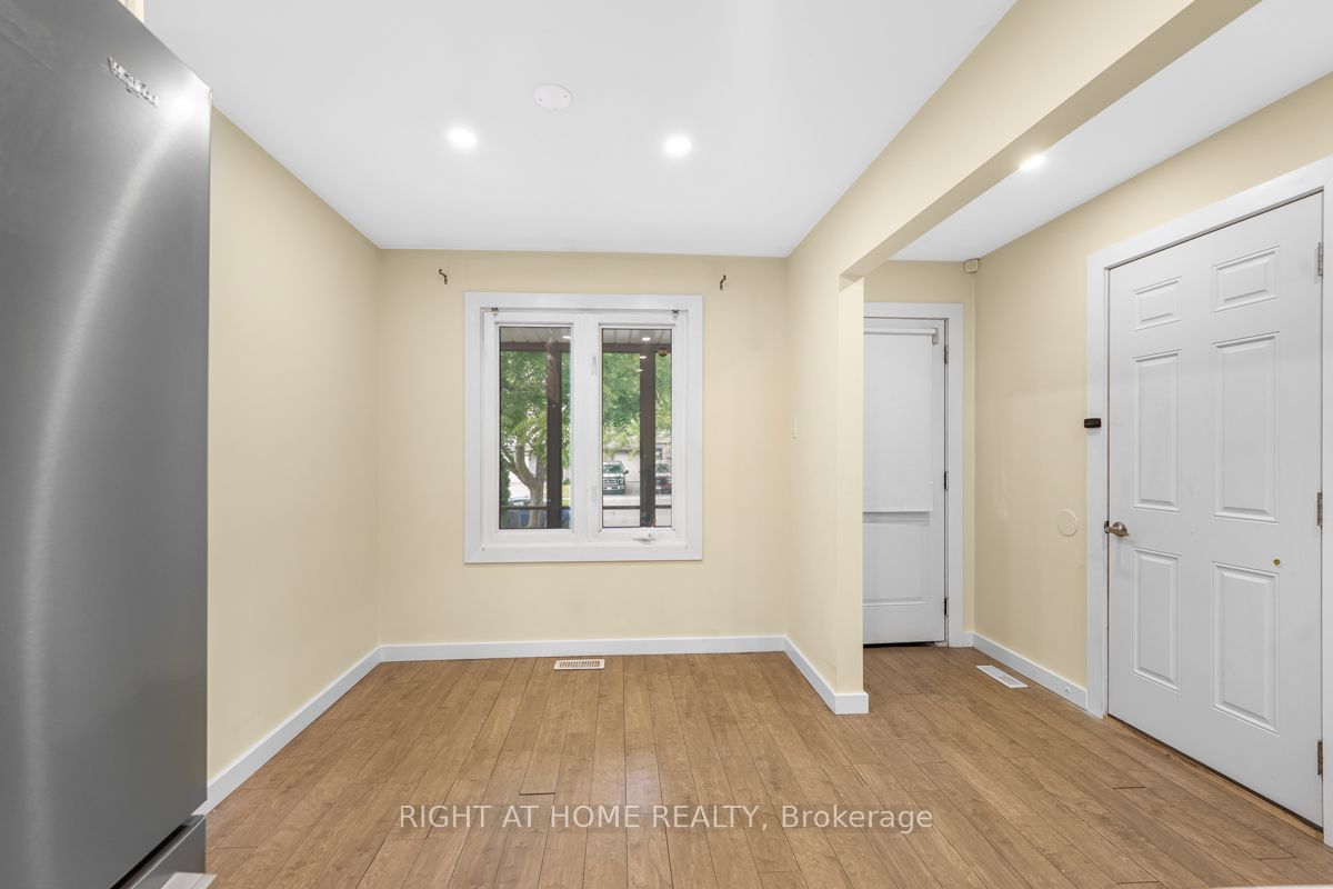 1361 Brands Court, Pickering, ON L1V 2T2 photo 5