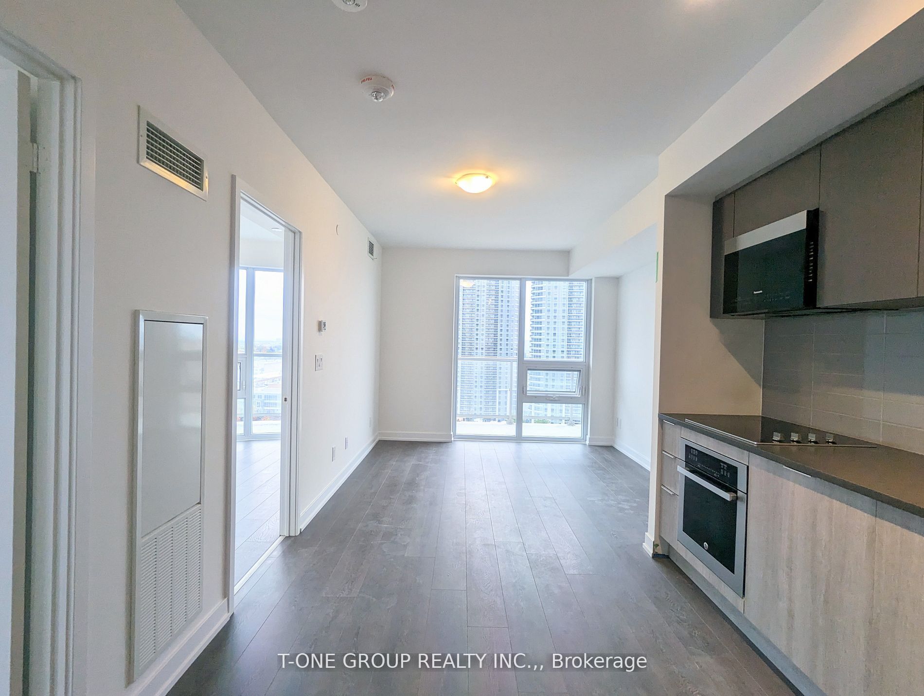 2033 Kennedy Road 1706, Toronto, ON M1T 0V9 photo 3
