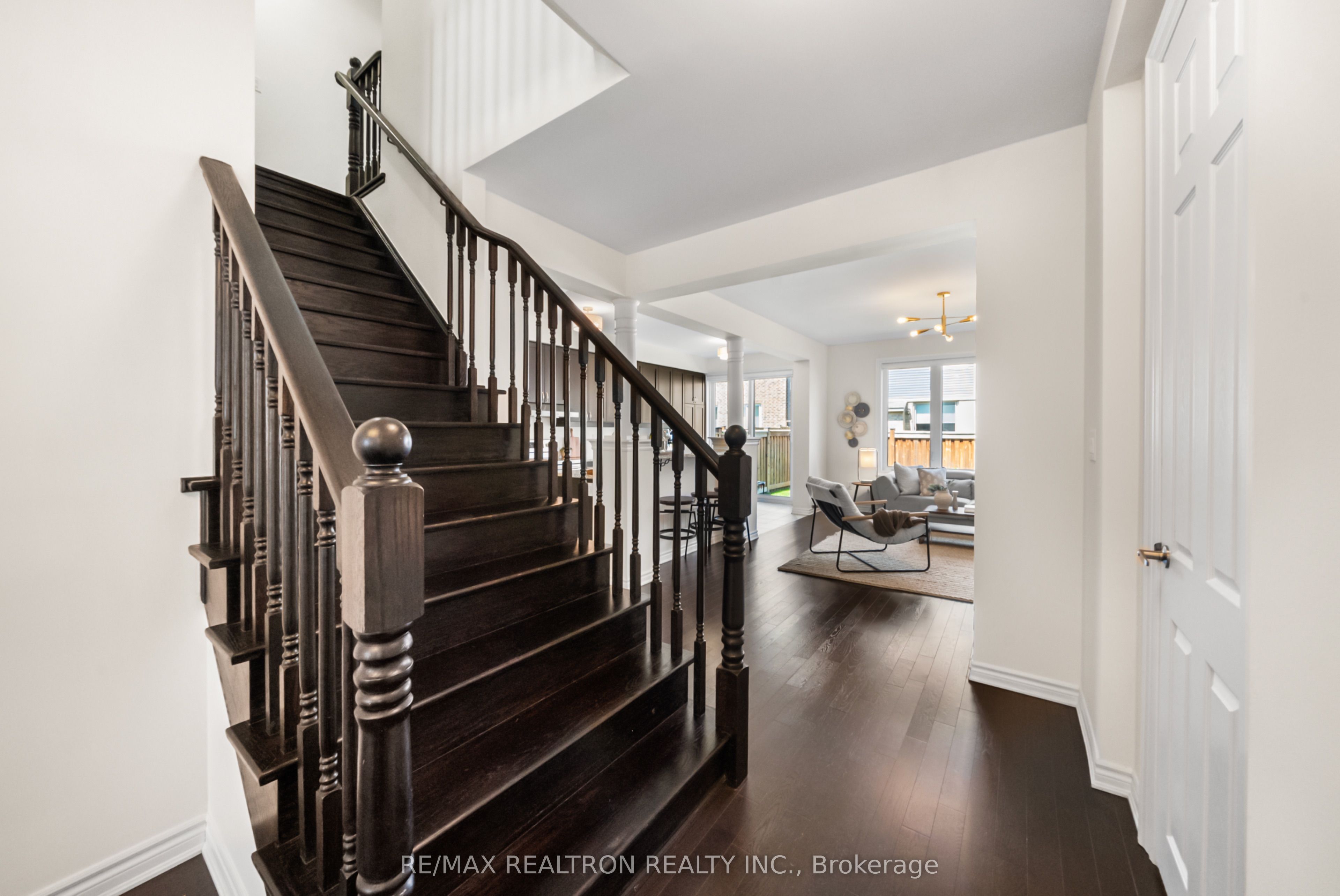 22 Kilmarnock Crescent, Whitby, ON L1P 0E8 photo 3