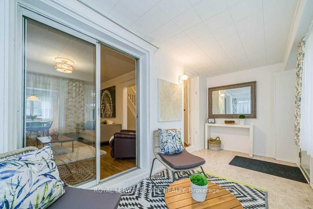 212 Lawlor Avenue, Toronto, ON M4E 3M1 photo 4