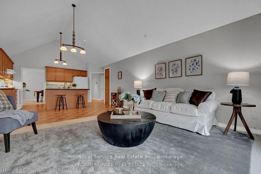 350 Lakebreeze Drive 5, Clarington, ON L1B 0A2 photo 5