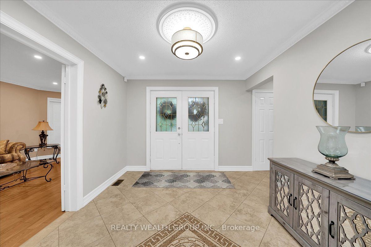 1576 Saugeen Drive, Pickering, ON L1V 6K8 photo 4