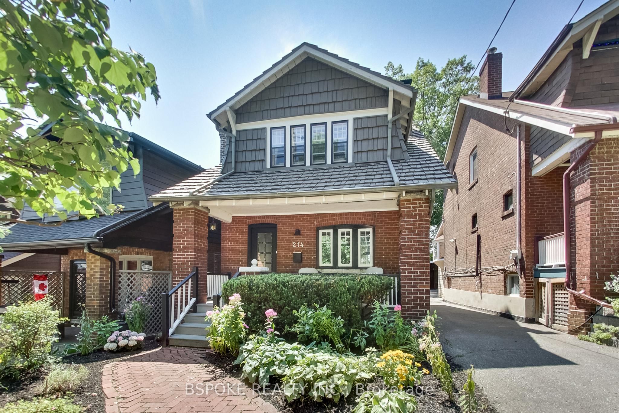 214 Gainsborough Road, Toronto, ON M4L 3C6