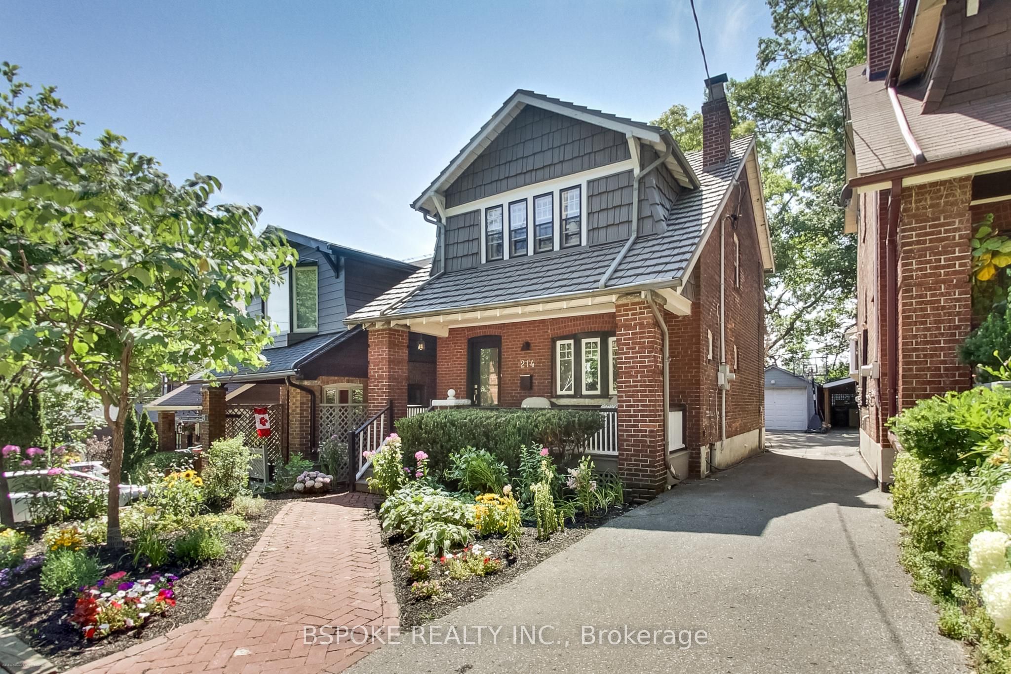 214 Gainsborough Road, Toronto, ON M4L 3C6 photo 2