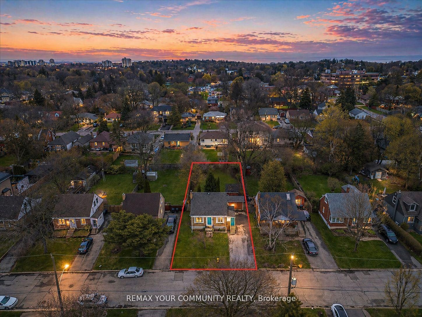 31 Allister Avenue, Toronto, ON M1M 3L1 photo 2