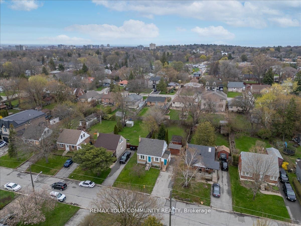 31 Allister Avenue, Toronto, ON M1M 3L1 photo 5