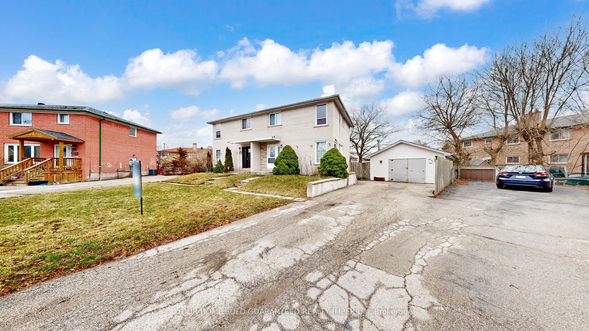 28 Athenia Court, Toronto, ON M1E 2C1