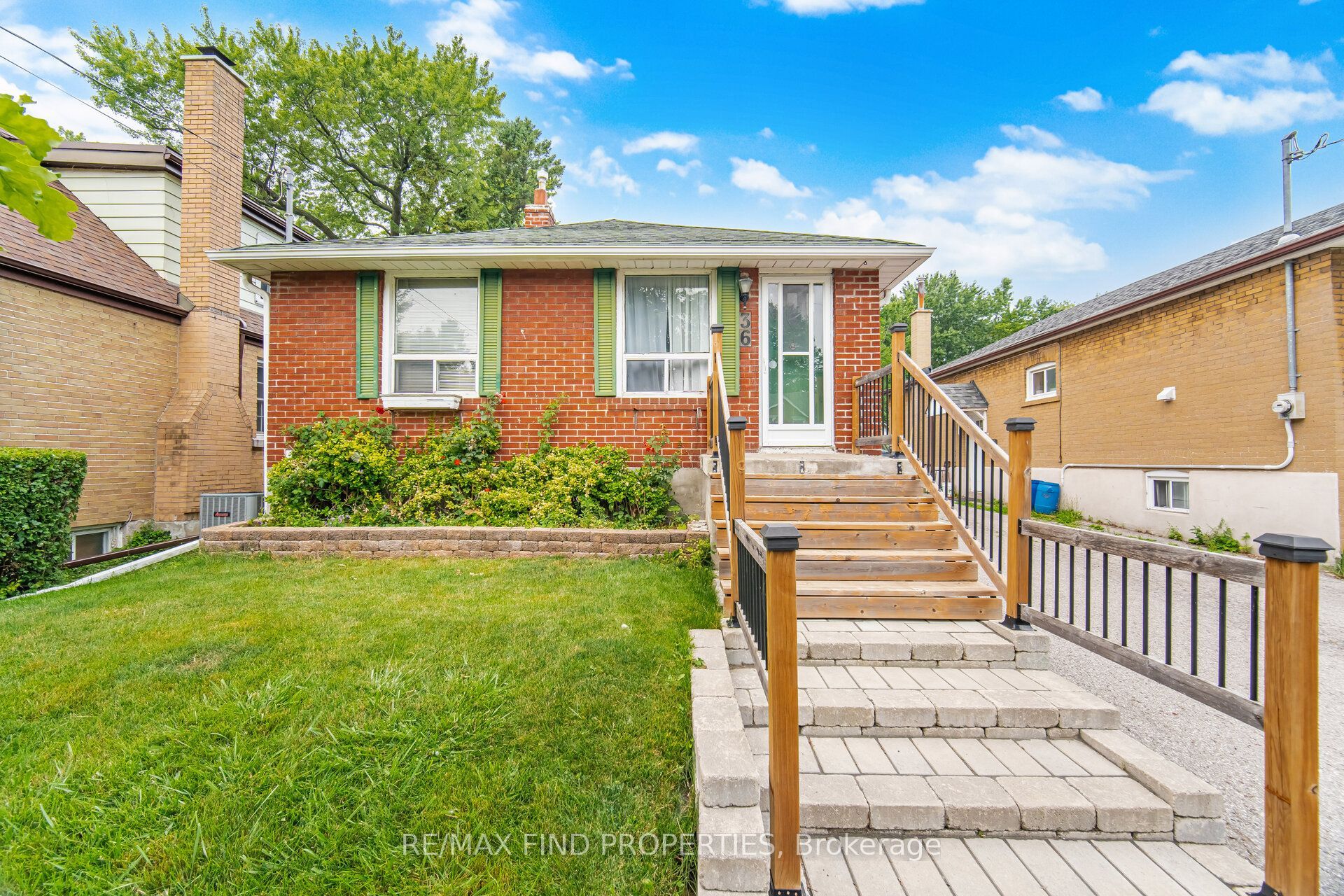 36 Pinegrove Avenue, Toronto, ON M1N 2G5 photo 2