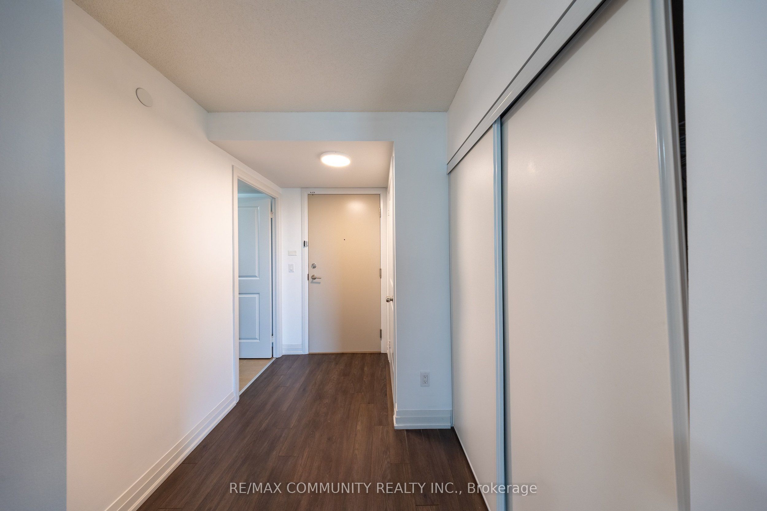 20 Meadowglen Place 429, Toronto, ON M1G 0A9 photo 3