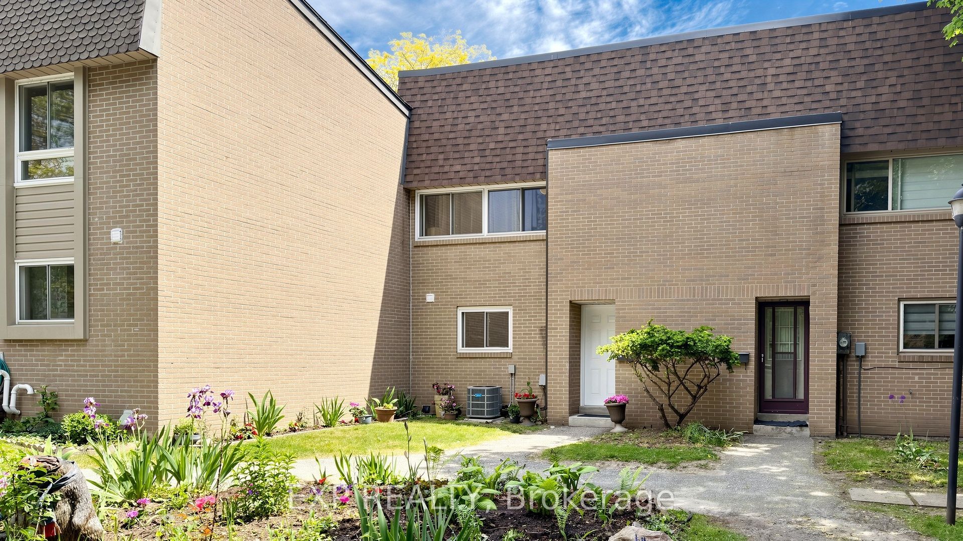 1235 Radom Street, Pickering, ON L1W 1J3 photo 2
