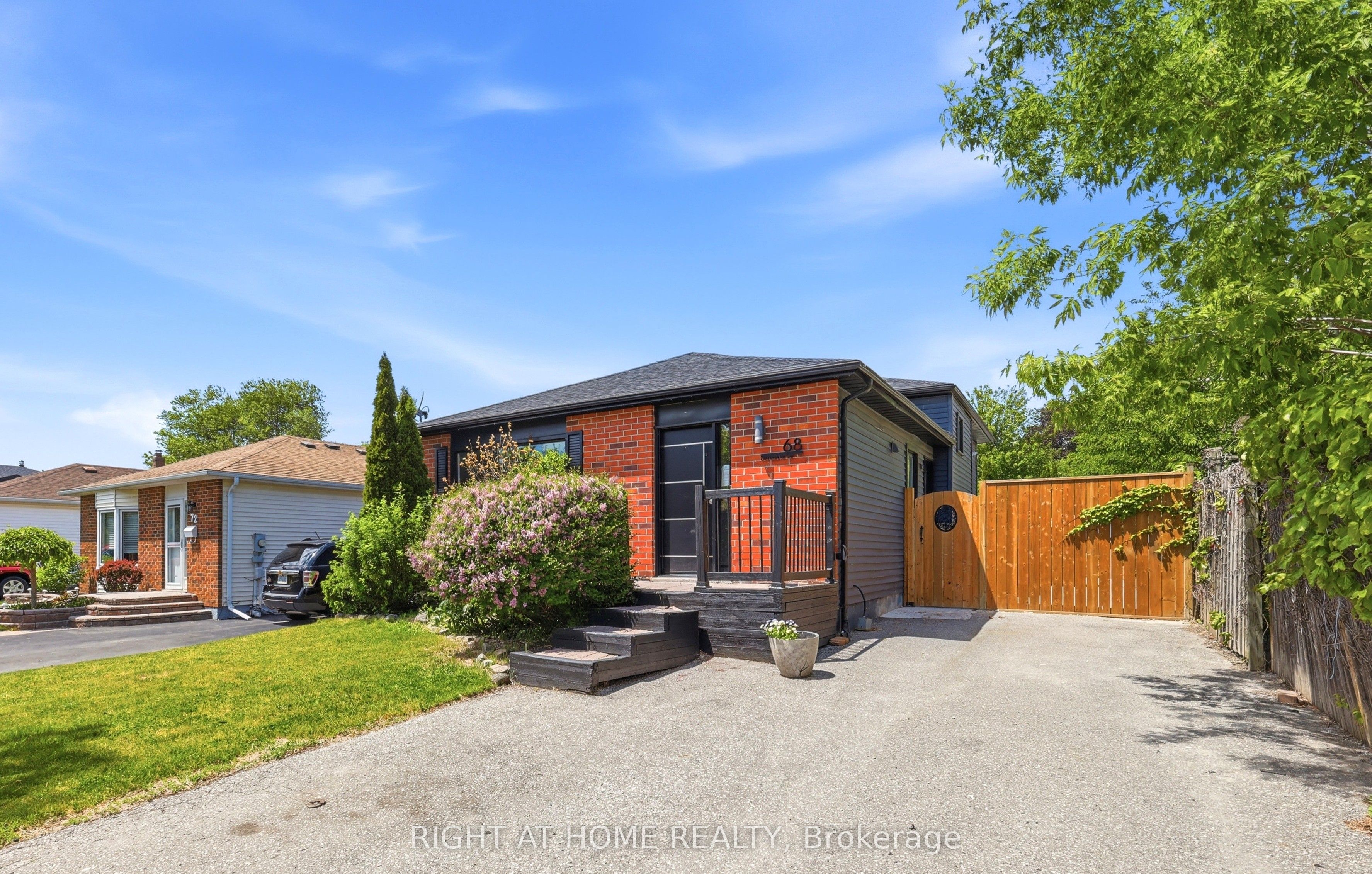 68 Overbank Drive, Oshawa, ON L1J 7Y8 photo 2