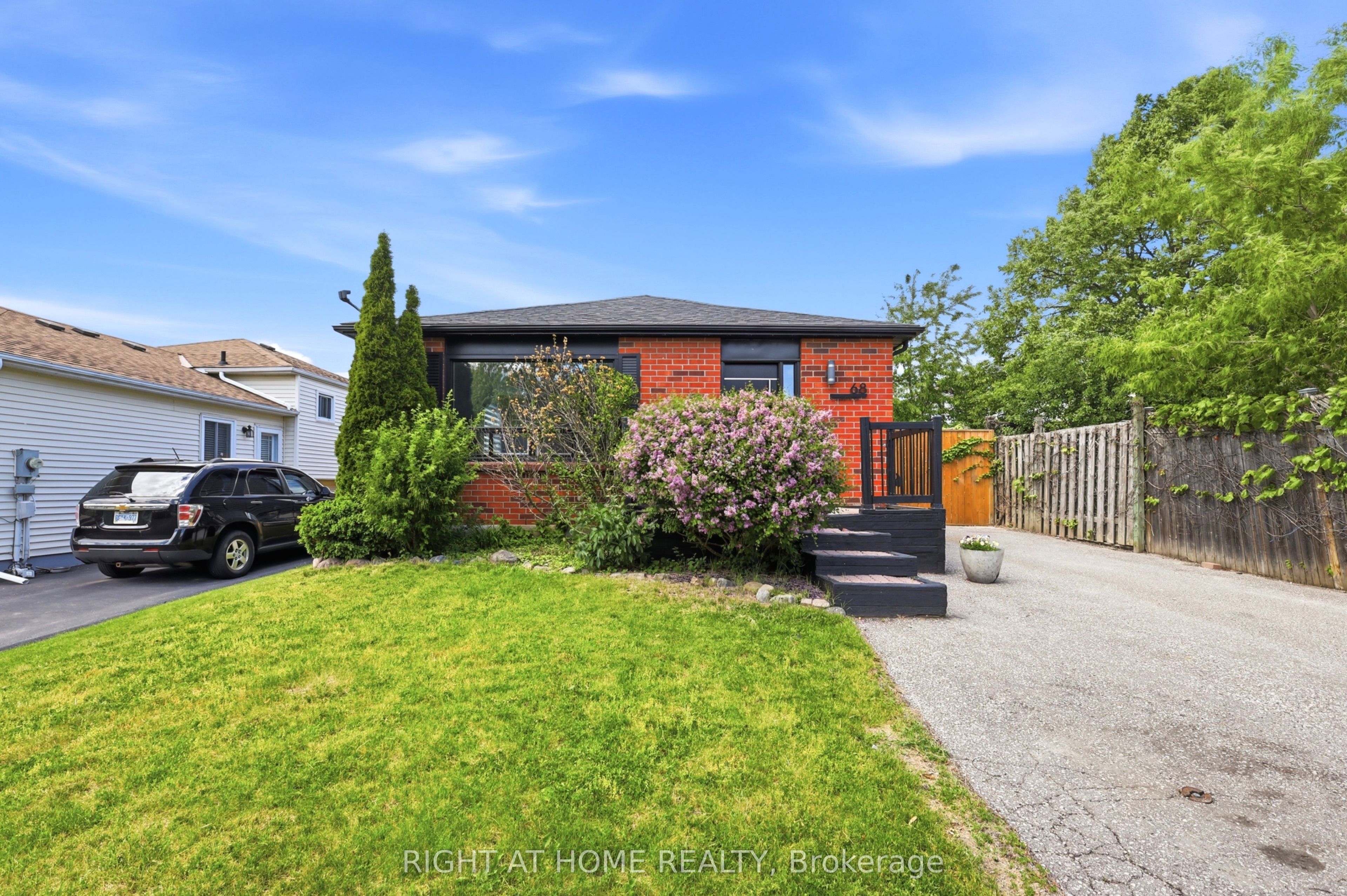 68 Overbank Drive, Oshawa, ON L1J 7Y8 photo 3