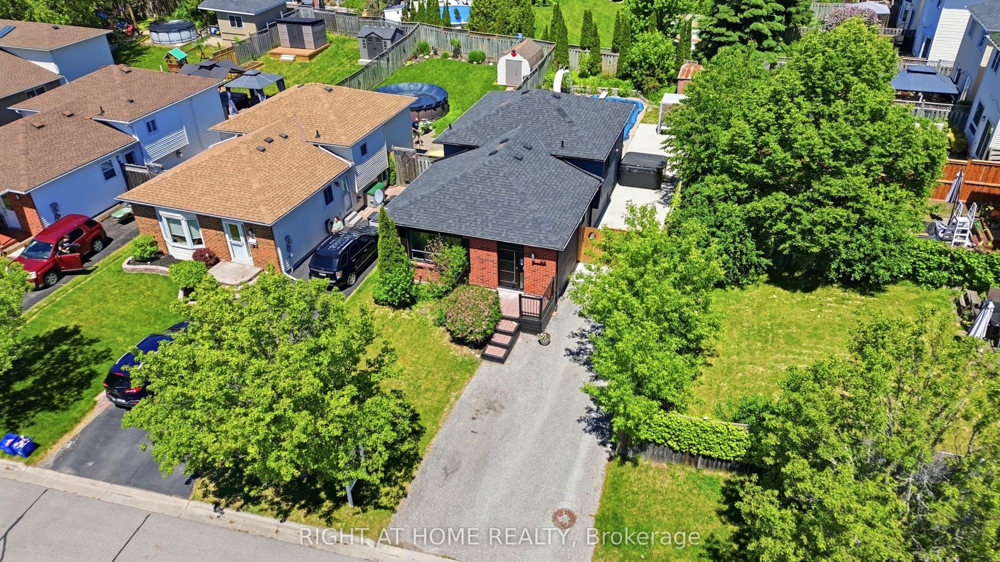 68 Overbank Drive, Oshawa, ON L1J 7Y8 photo 4