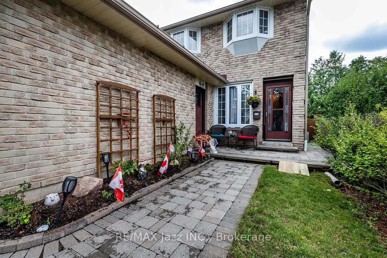 1305 Sunnybrae Crescent, Oshawa, ON L1H 8E2 photo 3