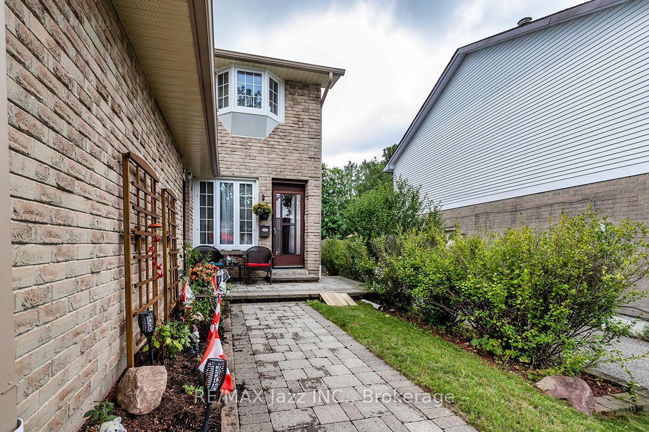 1305 Sunnybrae Crescent, Oshawa, ON L1H 8E2 photo 4
