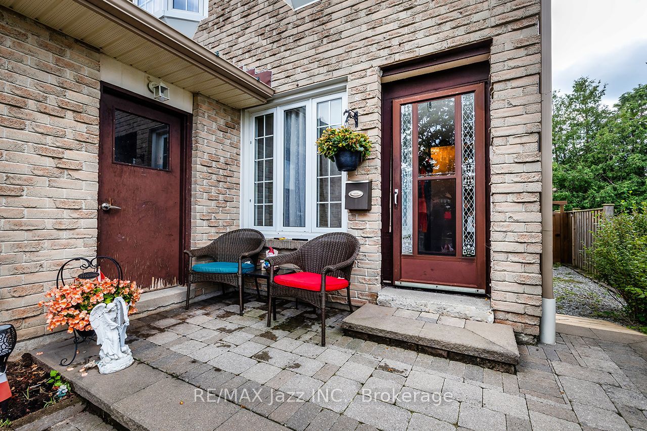 1305 Sunnybrae Crescent, Oshawa, ON L1H 8E2 photo 5