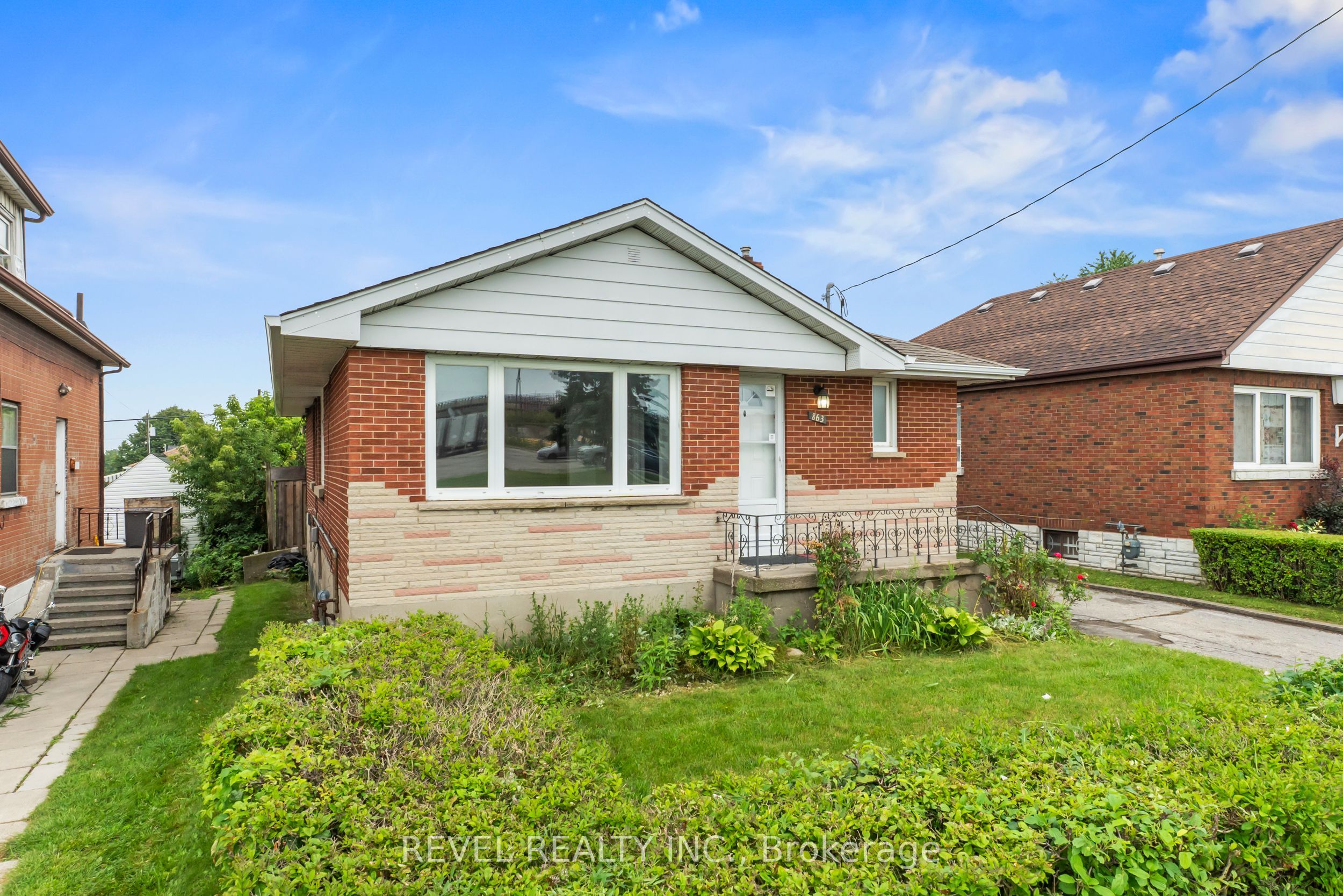 863 Ritson Road S, Oshawa, ON L1H 5L5 photo 2