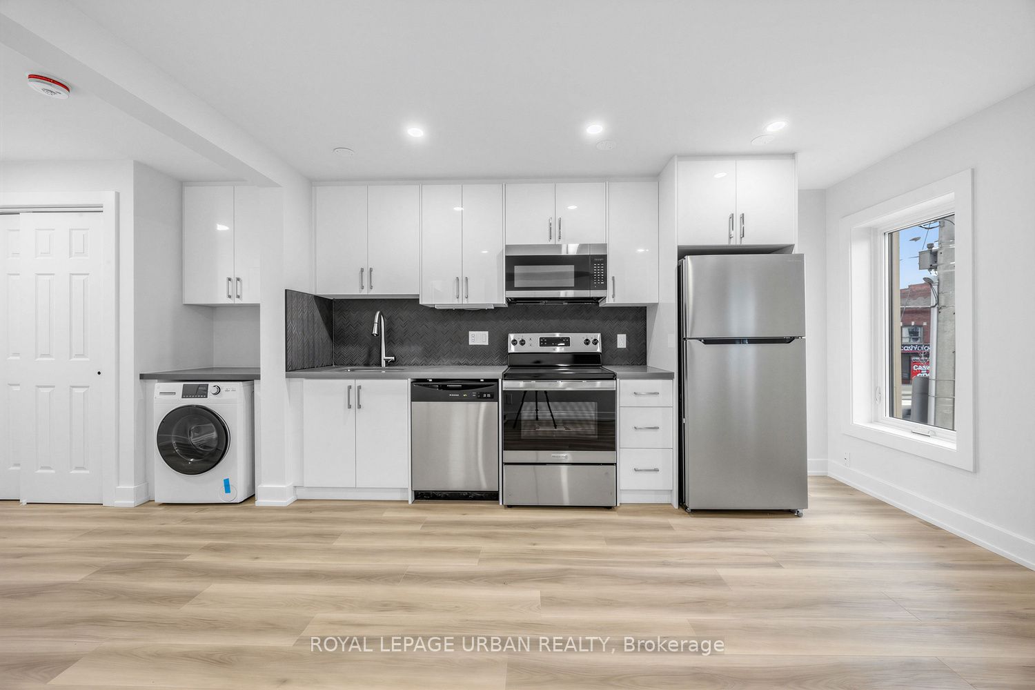 851 Danforth Avenue B, Toronto, ON M4J 1L2 photo 4