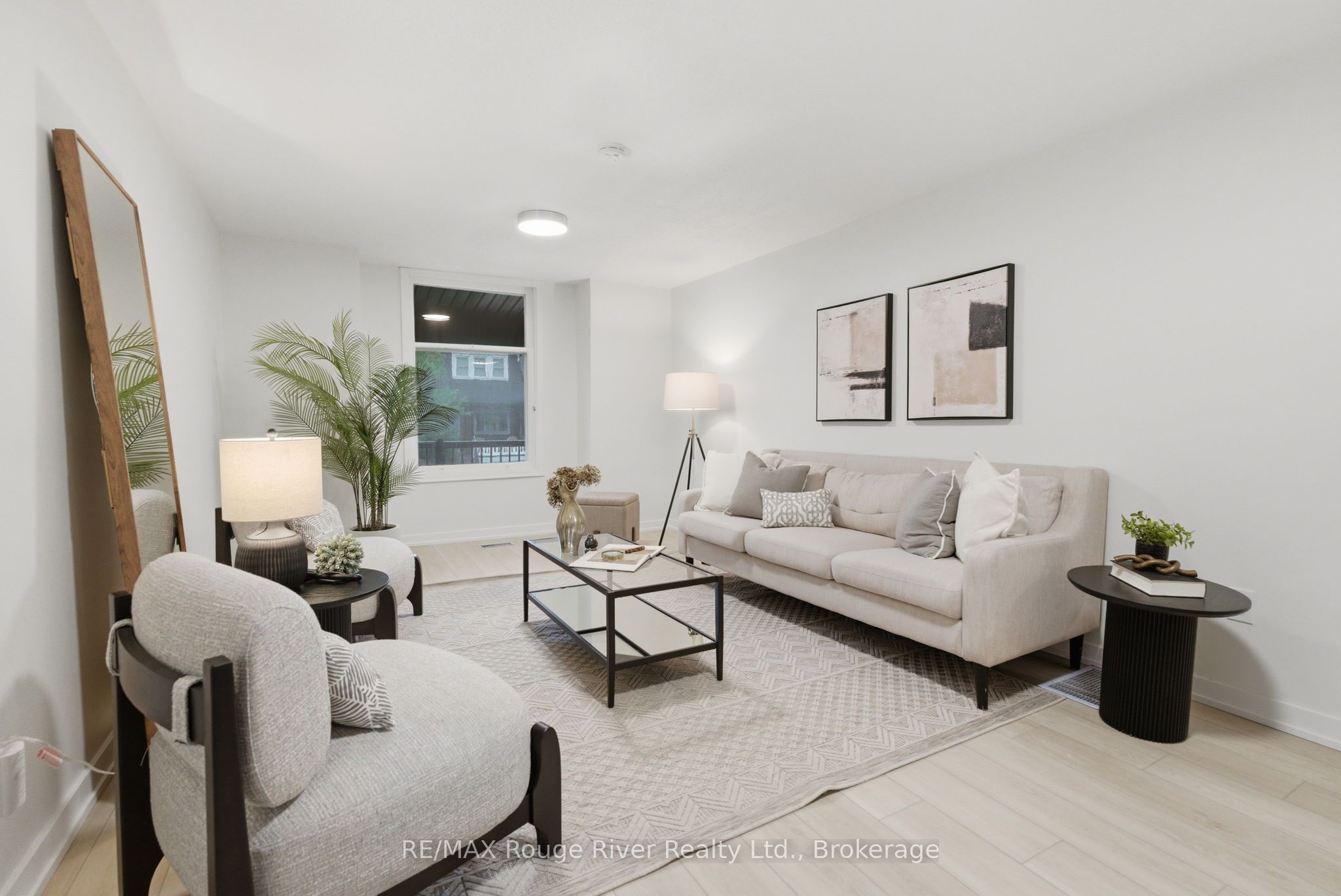 7 Heyworth Crescent, Toronto, ON M4E 1T6 photo 5