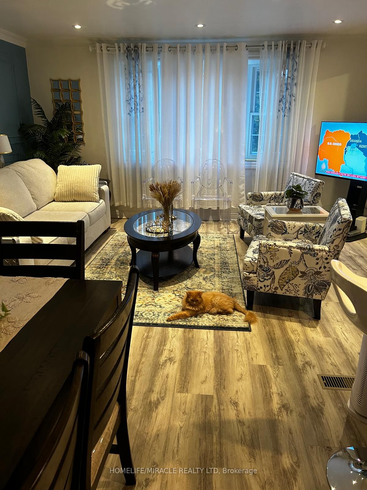 46 Inniswood ( Upper Level) Drive, Toronto, ON M1R 1E5 photo 3