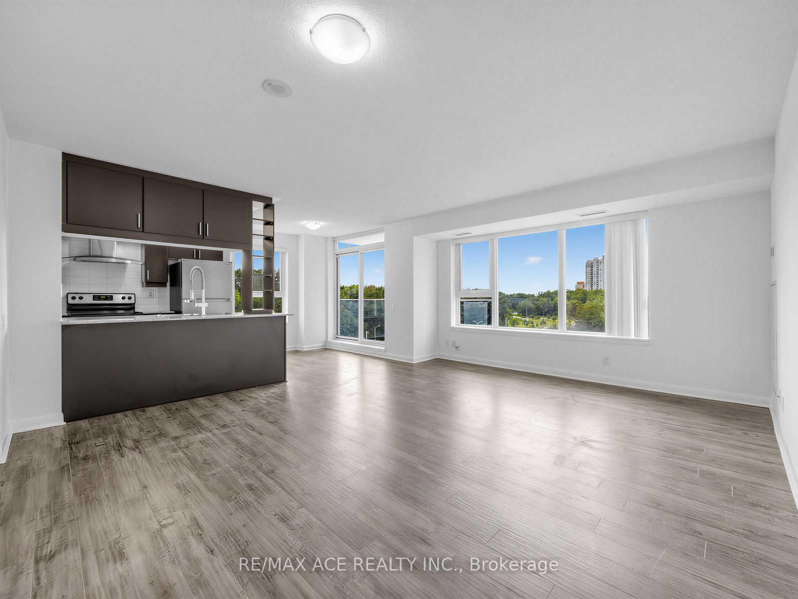 25 Town Centre Court 808, Toronto, ON M1P 0B4 photo 4