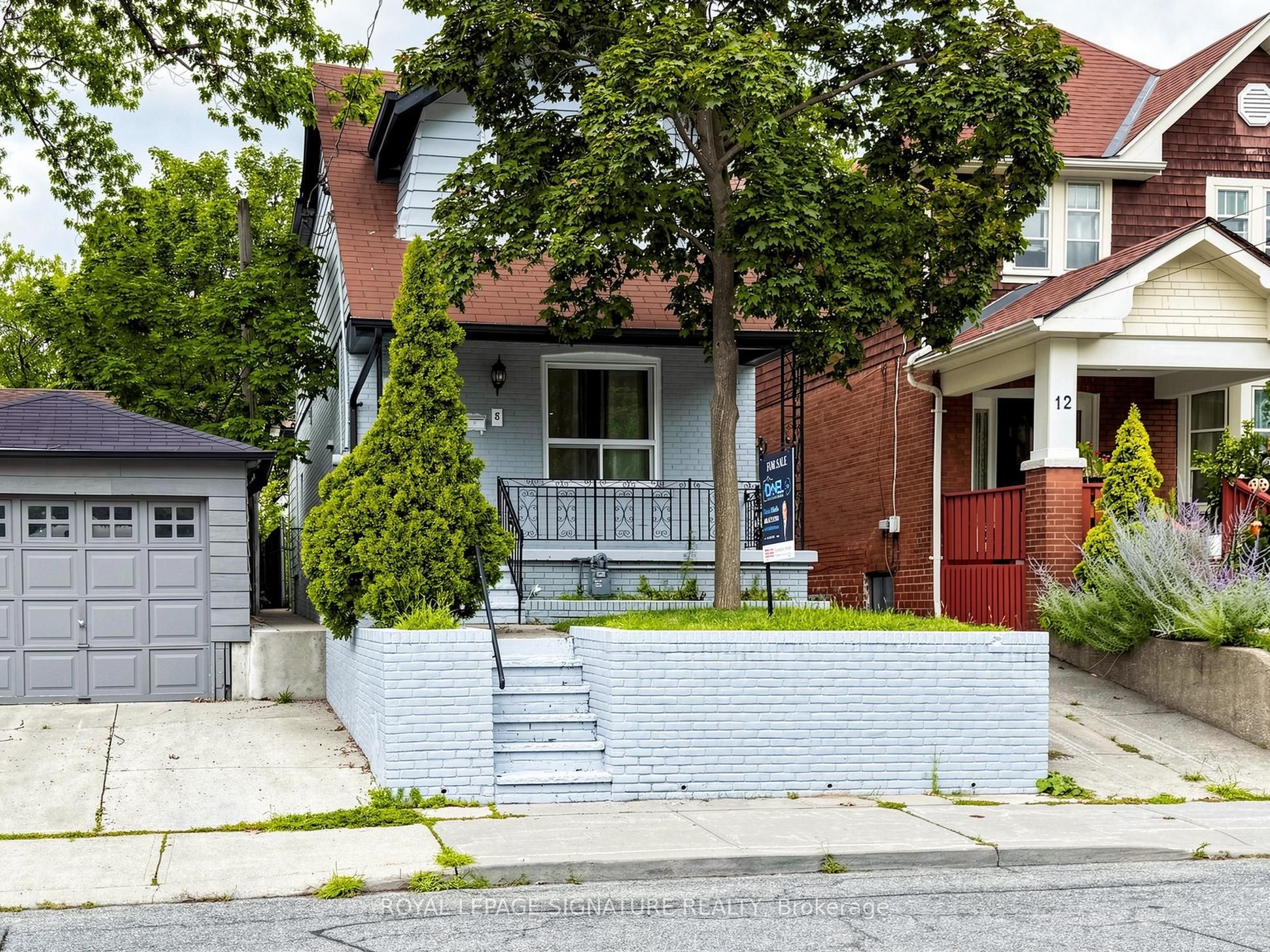 8 Harris Avenue, Toronto, ON M4C 1P4 photo 4