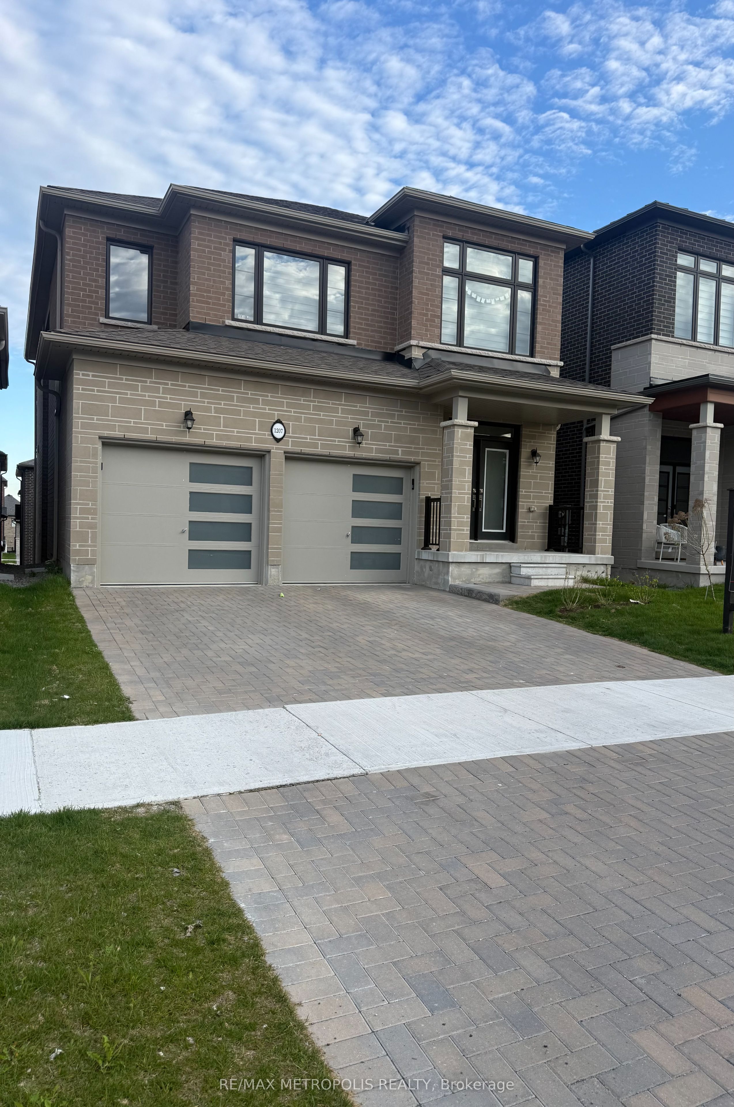 1207 Wilmington Avenue, Oshawa, ON L1L 0T4 photo 2
