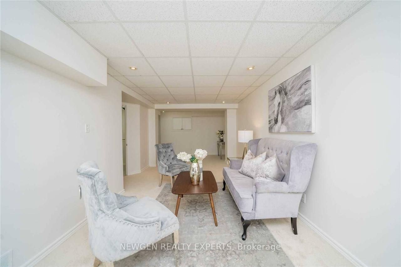 1856 Woodgate Court, Oshawa, ON L1G 7Z2 photo 4