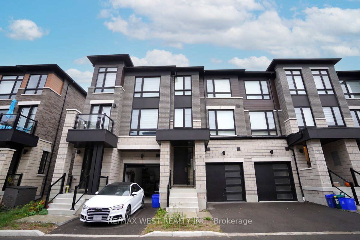 30 Lake Trail Way, Whitby, ON L1M 0E5