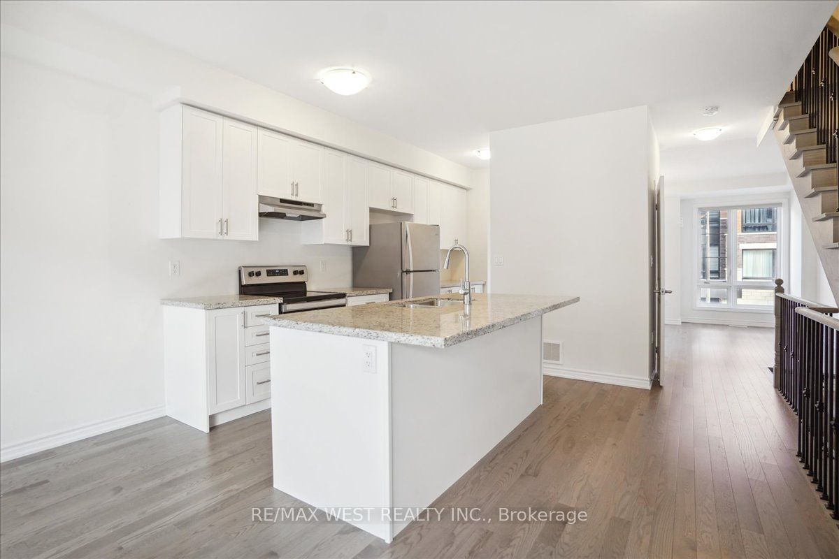 30 Lake Trail Way, Whitby, ON L1M 0E5 photo 4