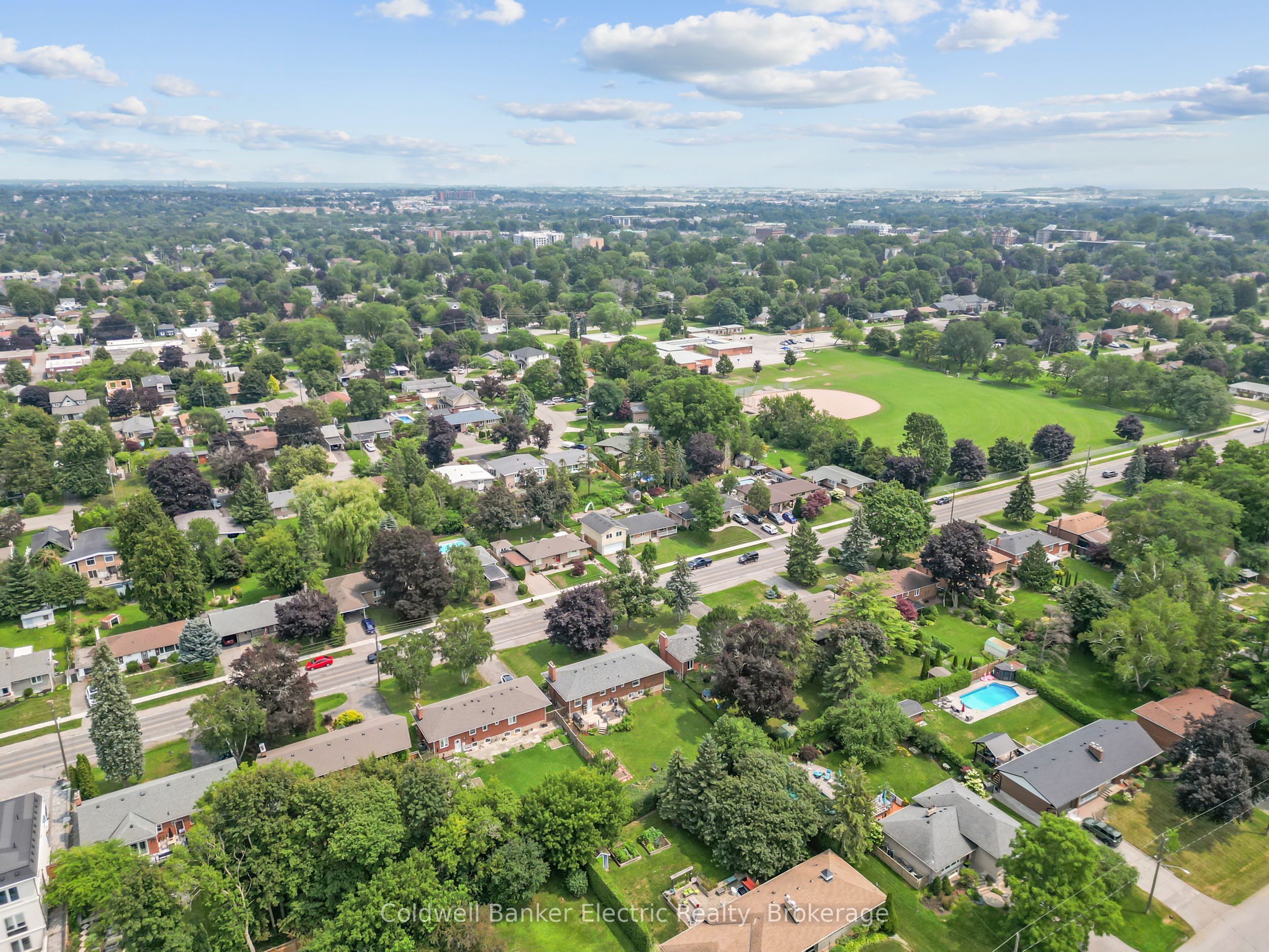 326 Cochrane Street, Whitby, ON L1N 5J3 photo 4