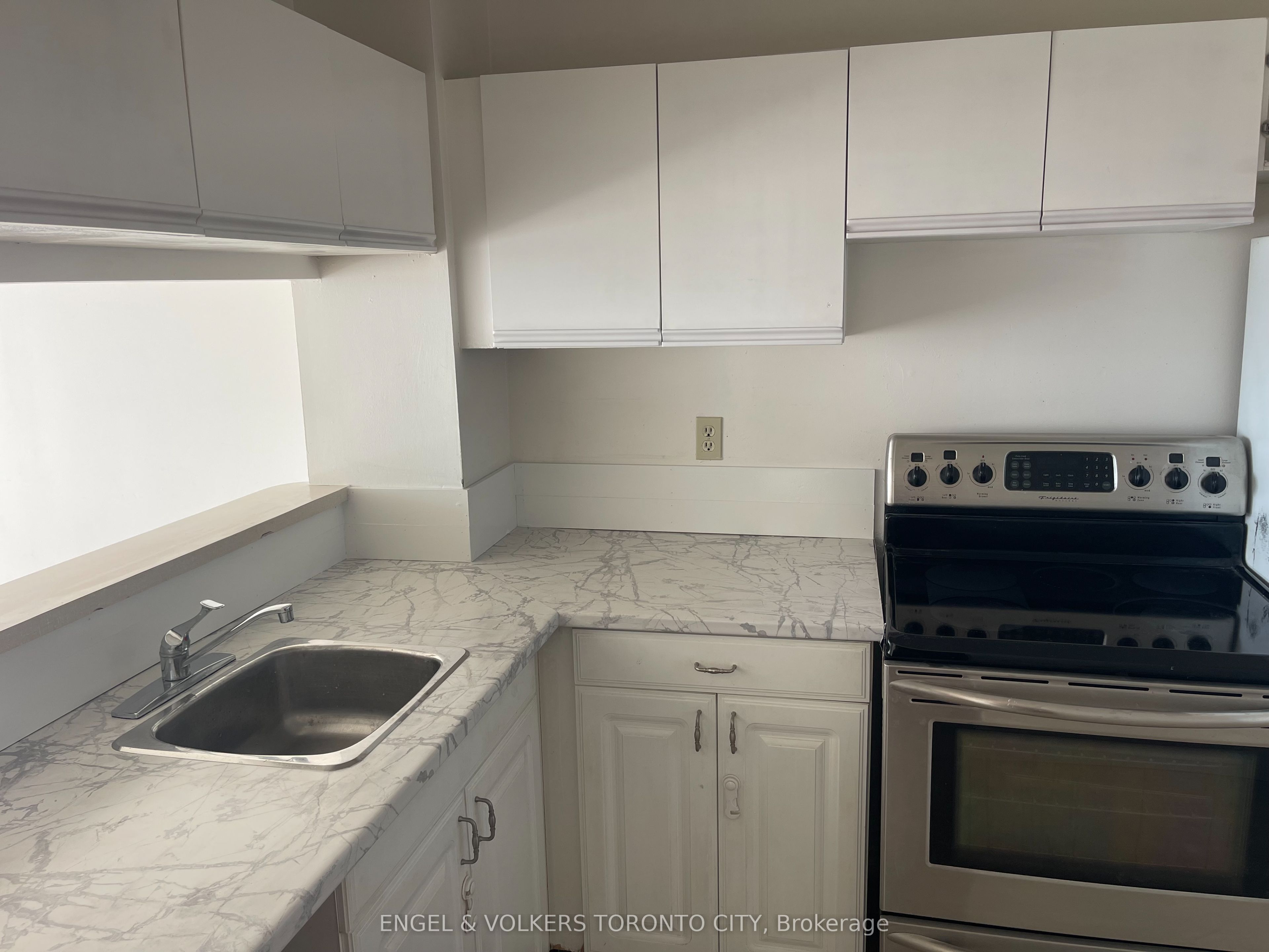 3050 Ellesmere Road 1402, Toronto, ON M1E 5E6 photo 2
