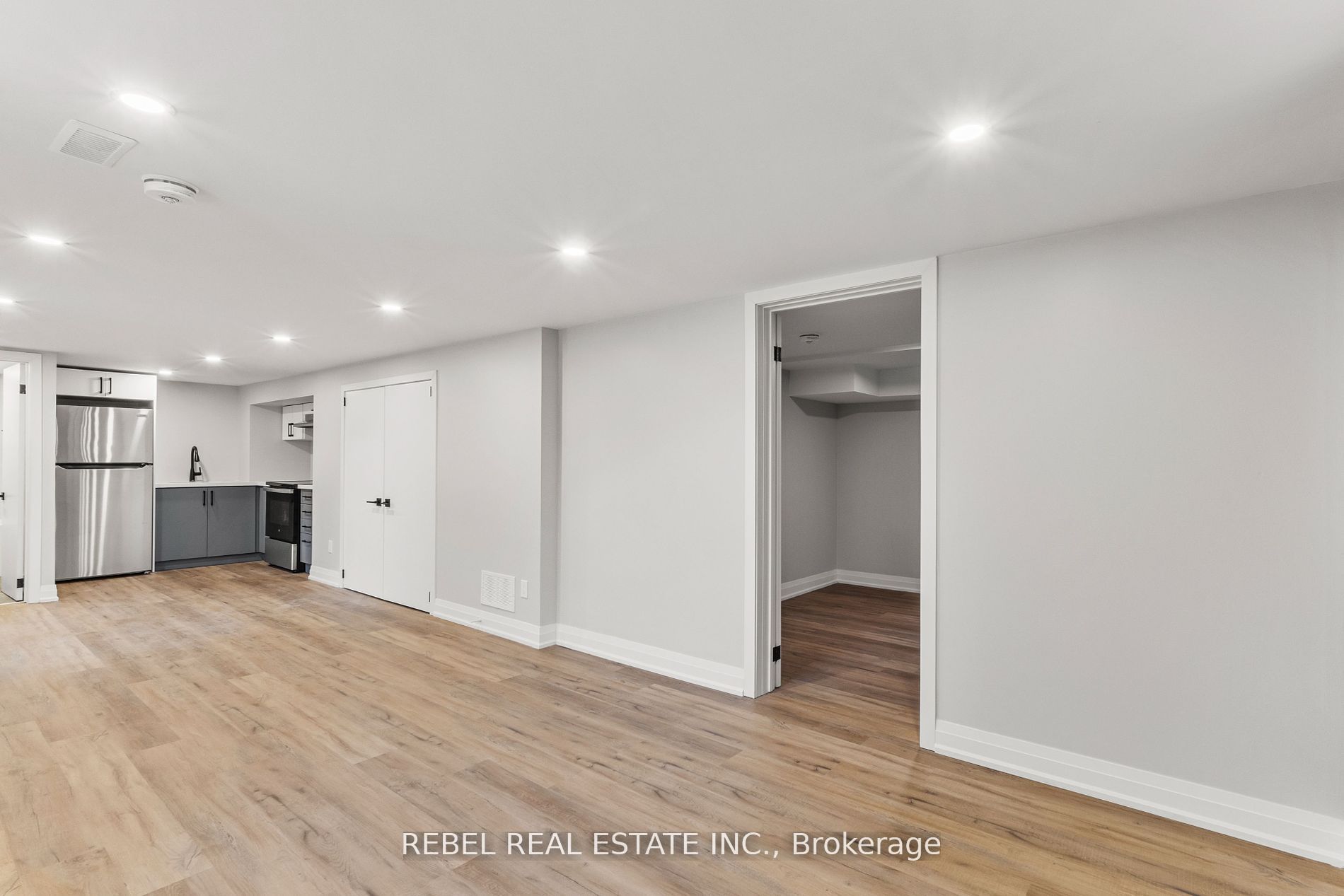 332 Cadillac Avenue S 2, Oshawa, ON L1H 5Z8 photo 5