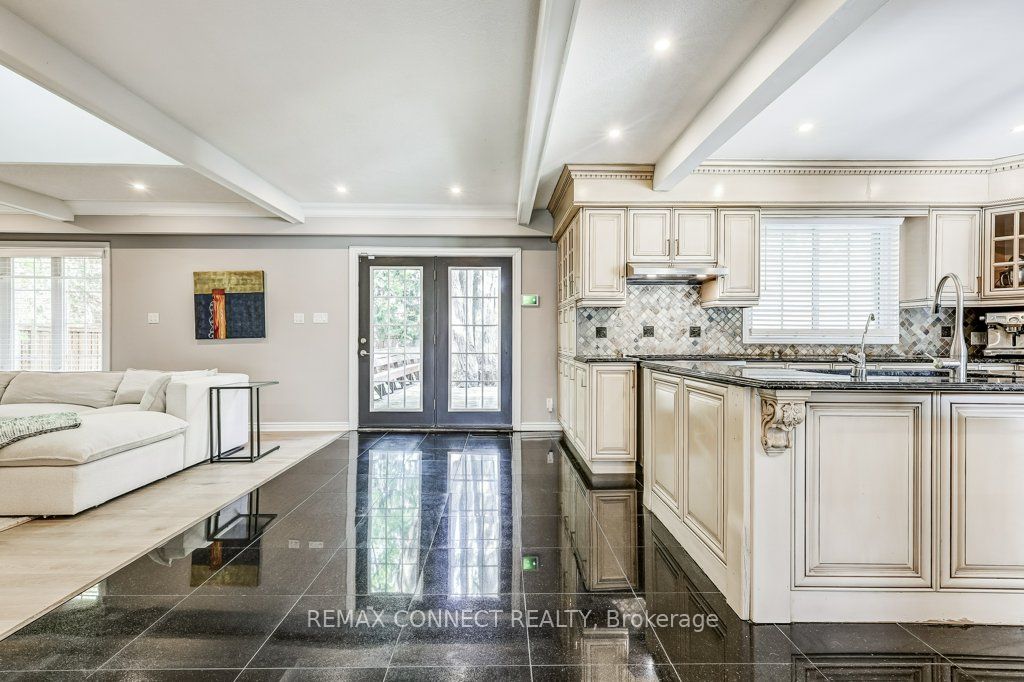 70 Dunstall Crescent, Toronto, ON M1E 3M4 photo 5