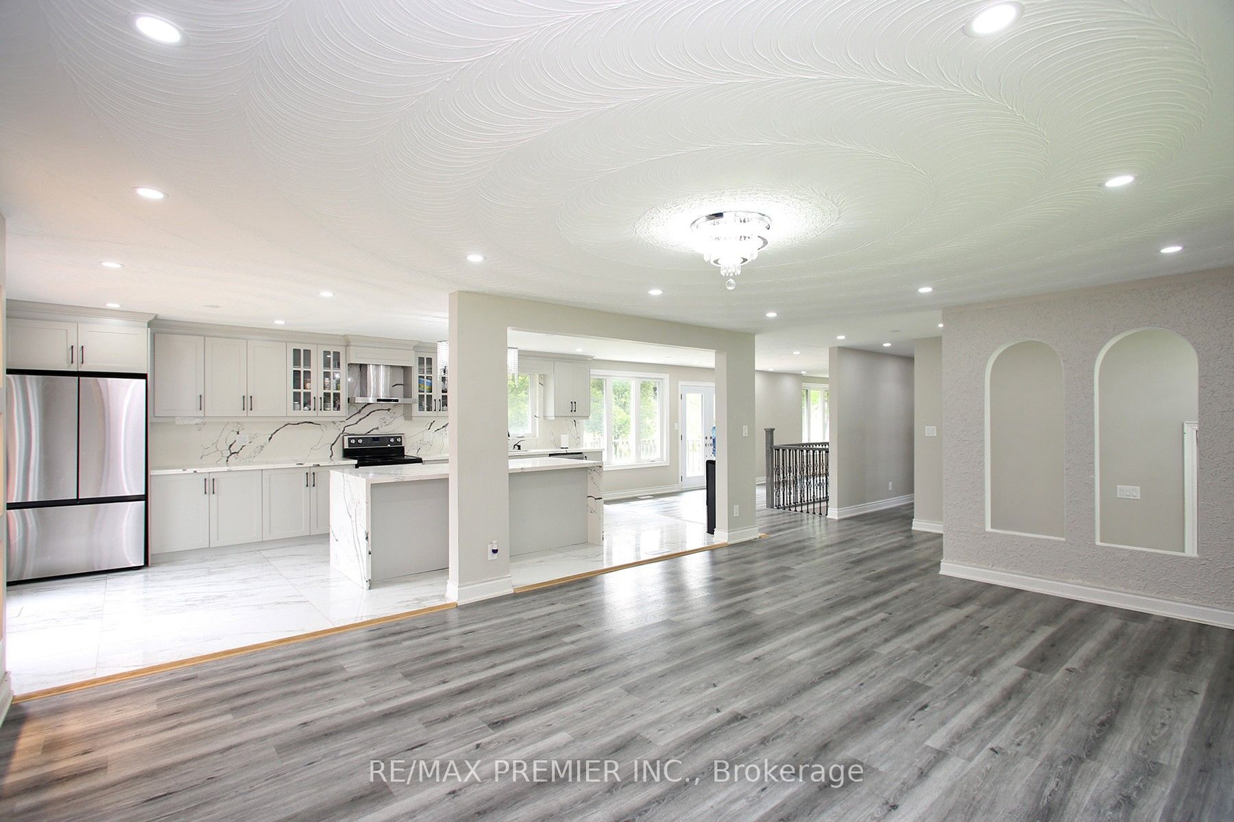 4430 Liberty Street N, Clarington, ON L1C 3E6 photo 5