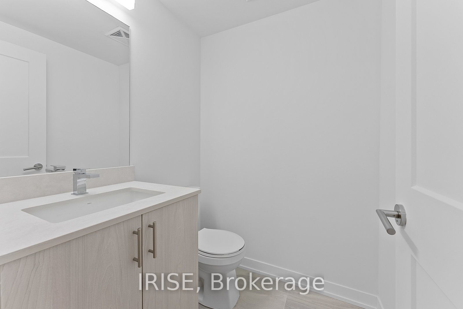 485 Logan Avenue S 310, Toronto, ON M4M 2P5 photo 5