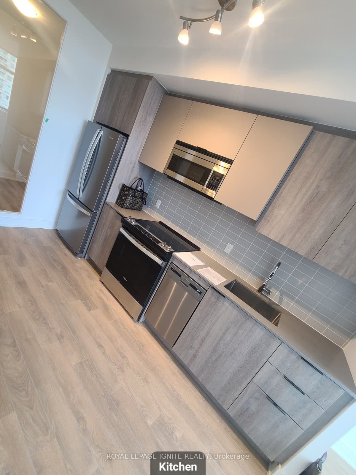 1350 Ellesmere Road 1709, Toronto, ON M1P 0G6 photo 2