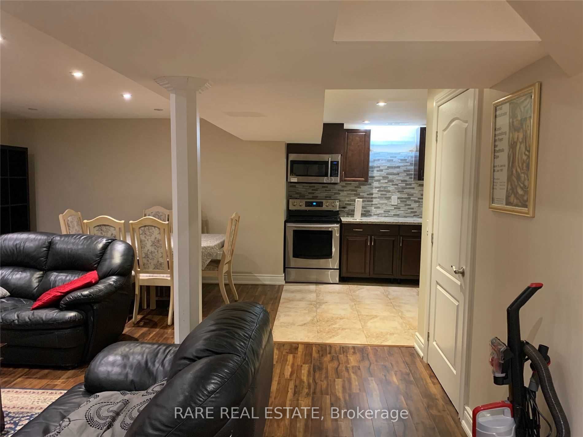 1671 Major Oaks Road Lower, Pickering, ON L1X 1Z1 photo 4