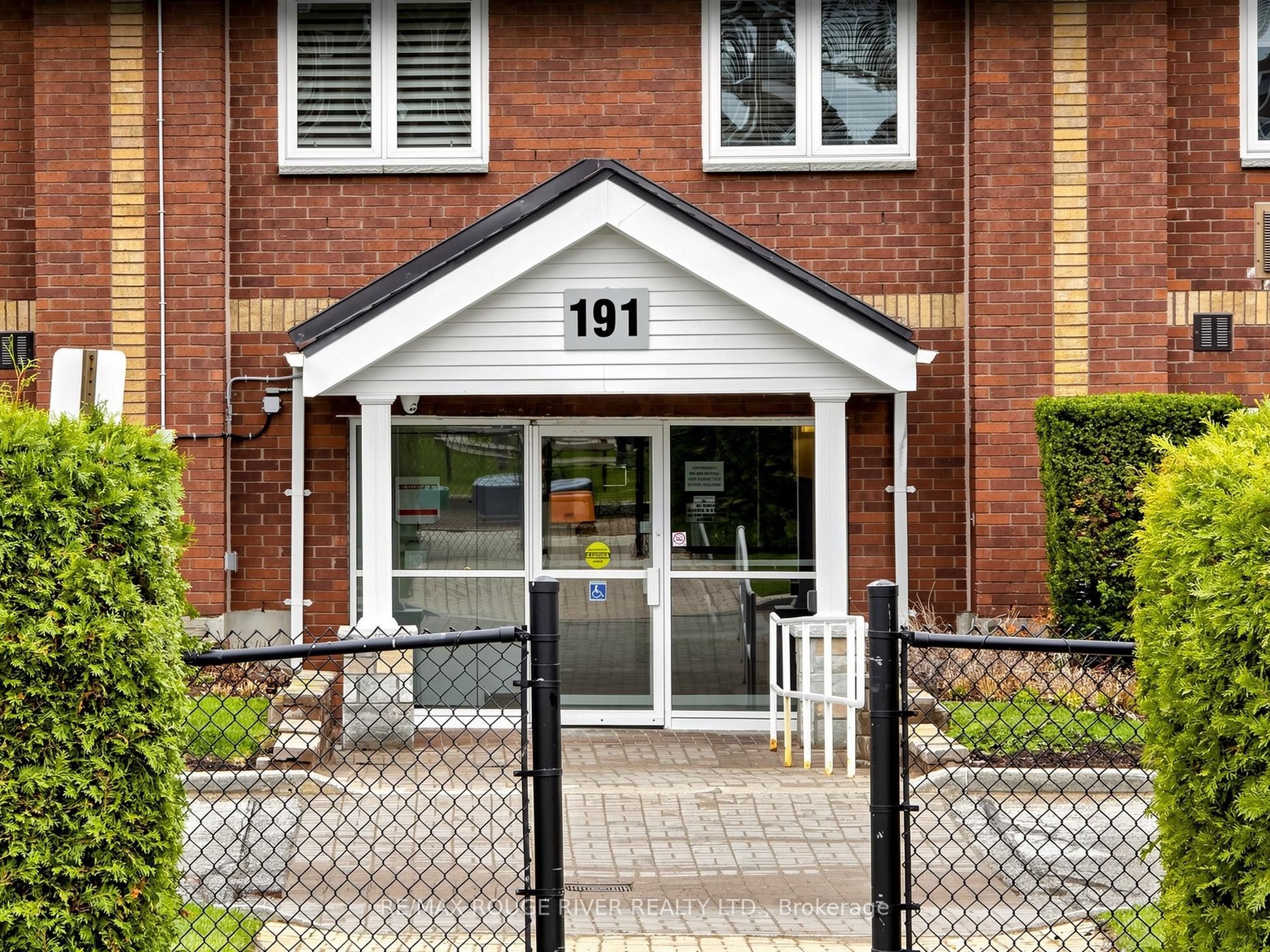 191 Lake Driveway W 315, Ajax, ON L1S 7H9 photo 3