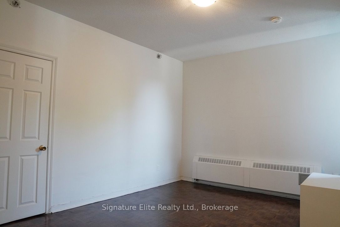 529 Danforth Avenue 2, Toronto, ON M4K 1P7 photo 5